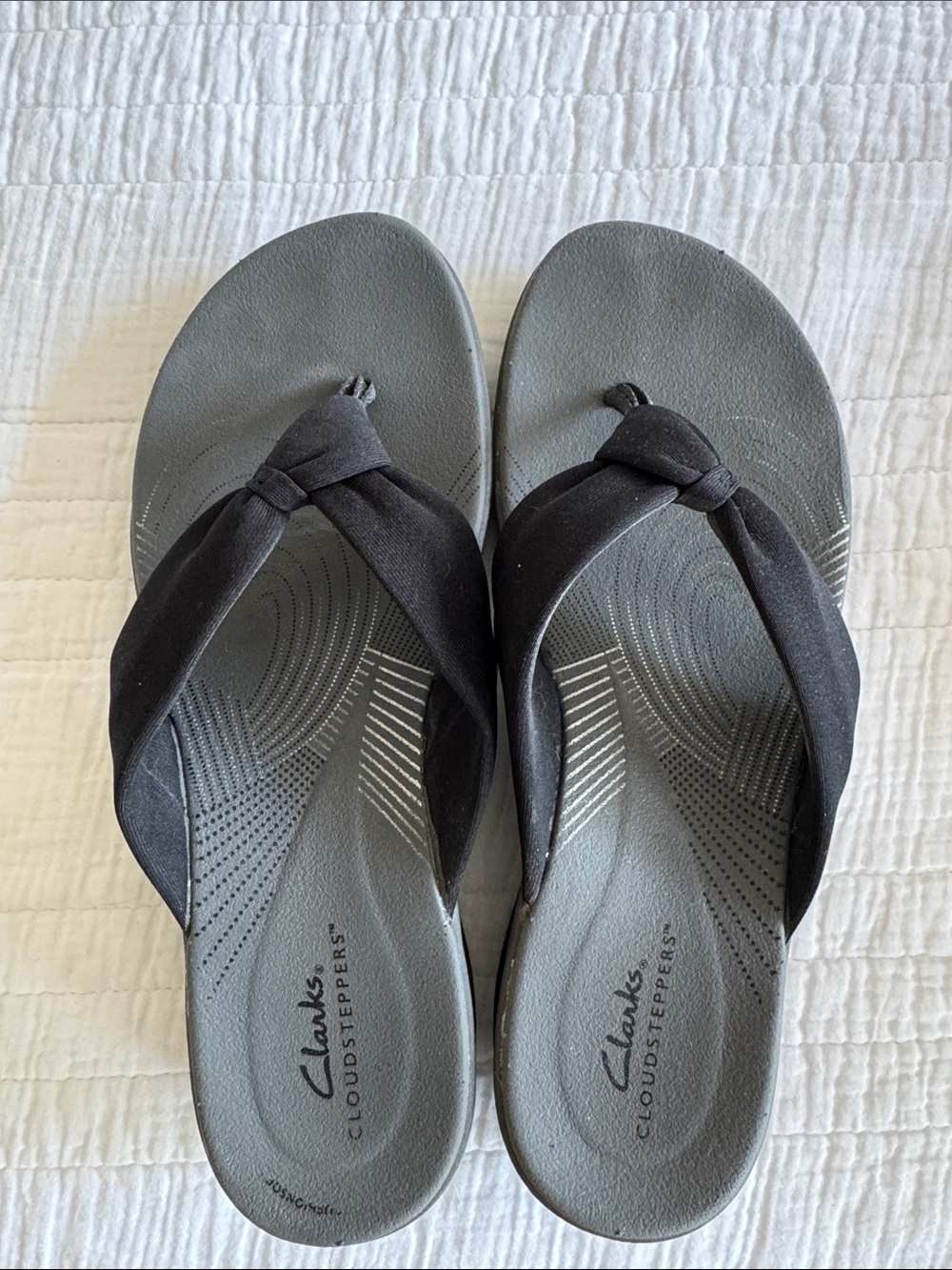 Clarks Black Cloudsteppers Women's Knotted Toe-Post Sandals